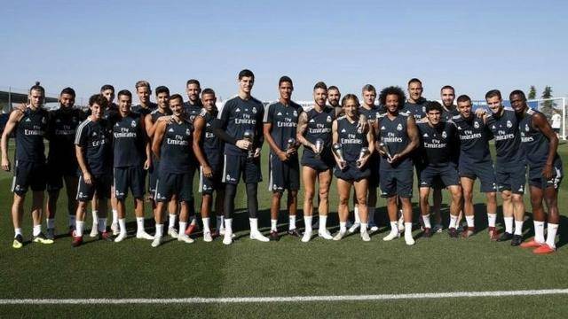 外媒更新排名全球战力榜：这次LPL直接霸榜前三